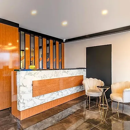 Hotel Solin Airport 3*