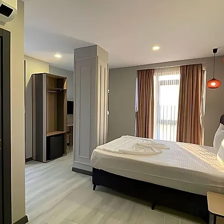 Solin Airport Hotel 3*