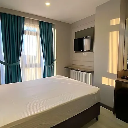 Hotel Solin Airport 3*